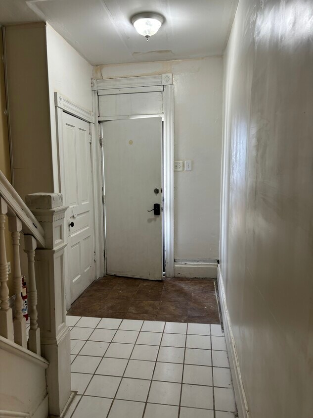 Primary Photo - 135 W Miller Ave