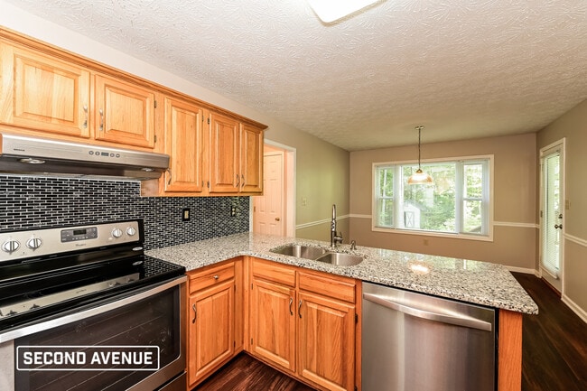 Building Photo - 619 Hardwood Ln