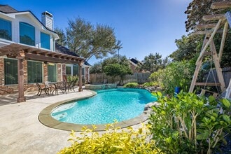 Building Photo - 5630 Ashford Ridge Ln