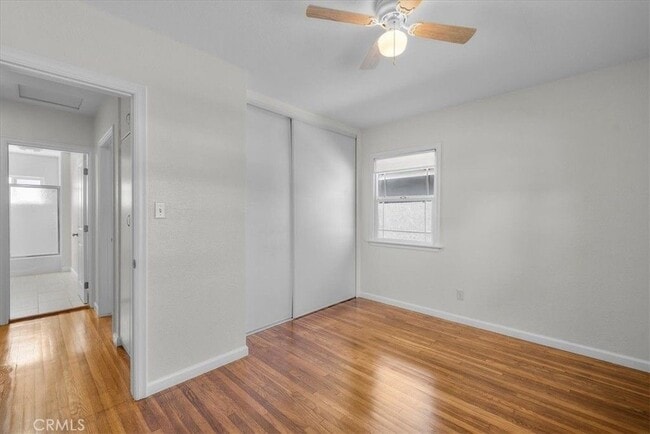 Foto del edificio - 2317 Stearnlee Ave