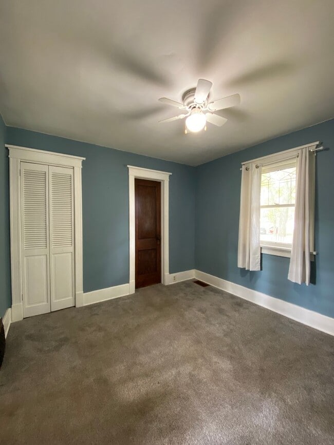 Building Photo - Beautiful 2 Bedroom Single Family Home in ...