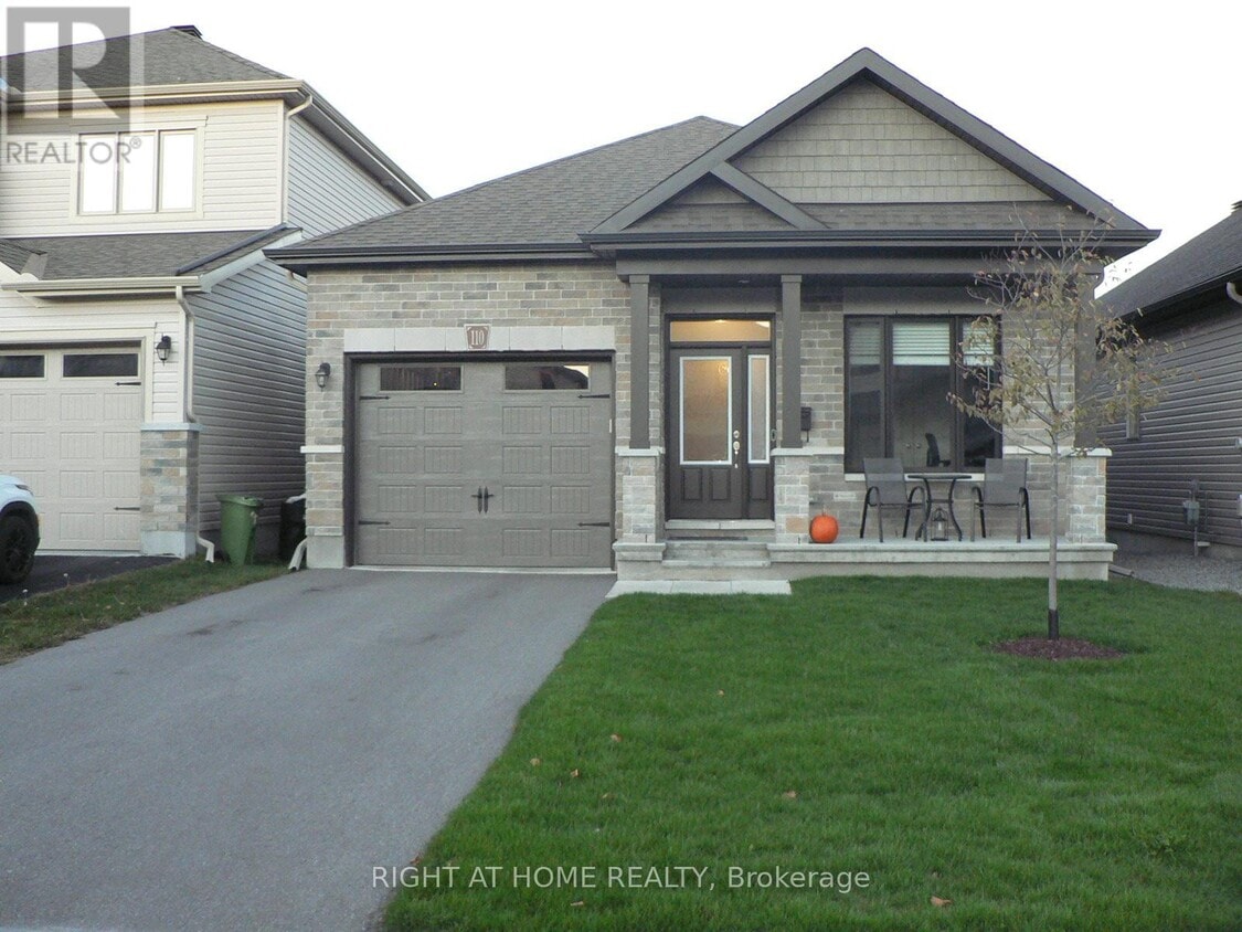 Primary Photo - 110 Hickstead Way