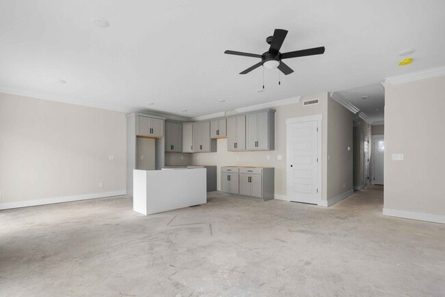 Building Photo - 166 Sango Dr