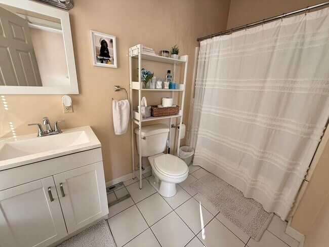 Foto del edificio - 506 E 8th St