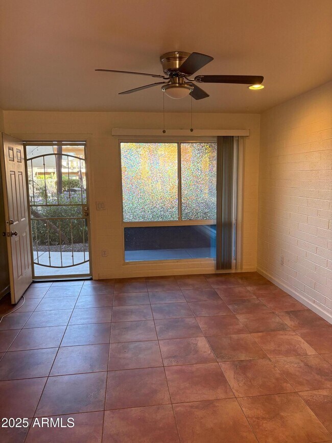 Building Photo - 6804 E 2nd St