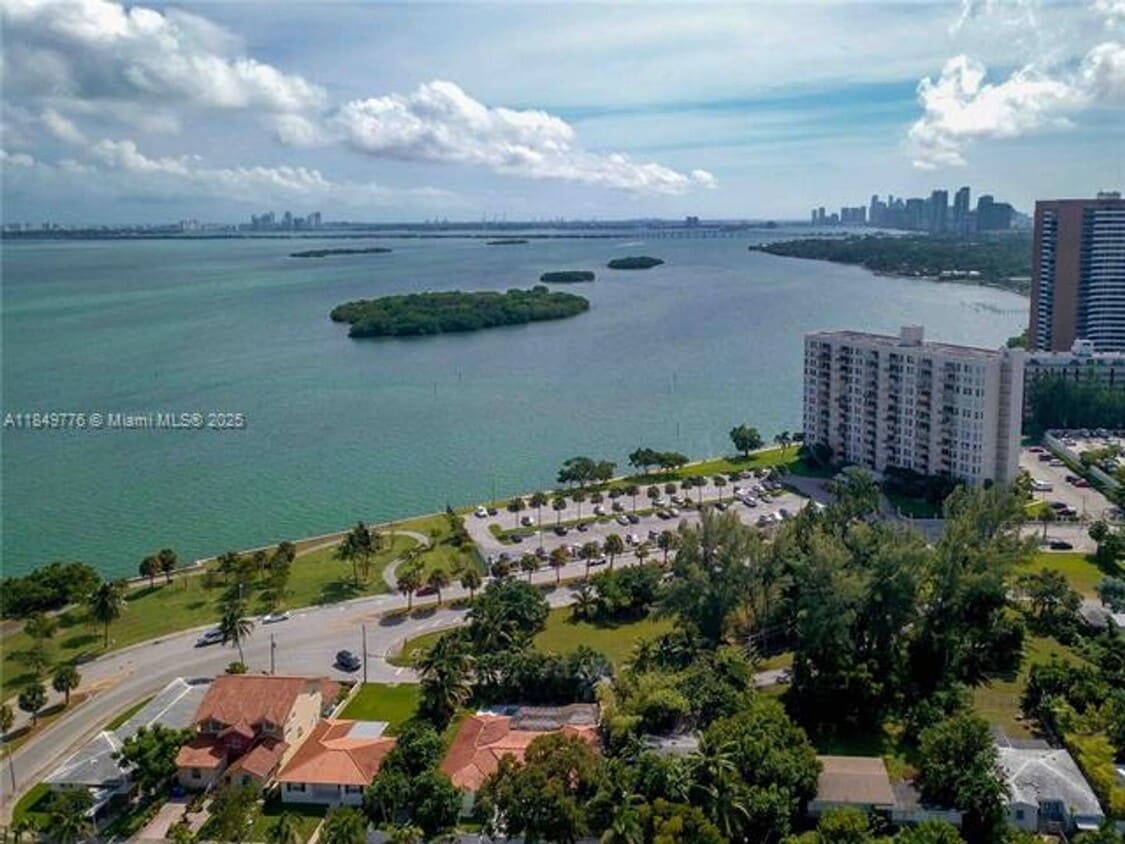 Photo - 880 NE 69th St unit 12F (A11849776)