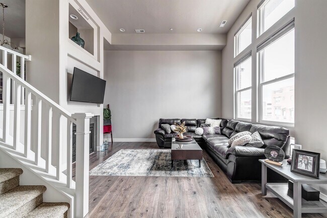 Building Photo - 5064 W Duckhorn Dr