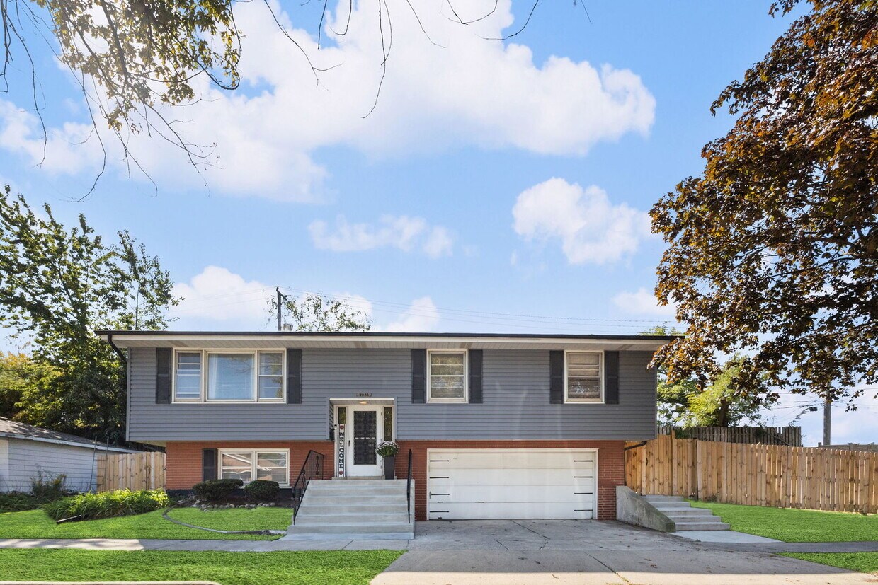 Foto principal - 2635 W 94th Pl