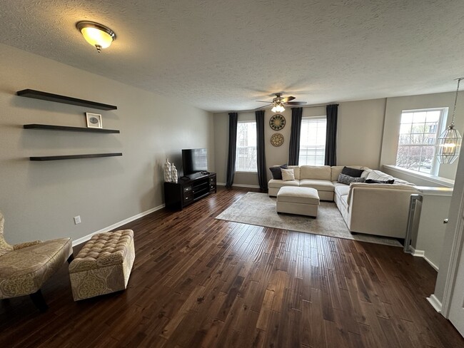Foto del edificio - 6905 Vistamere Way