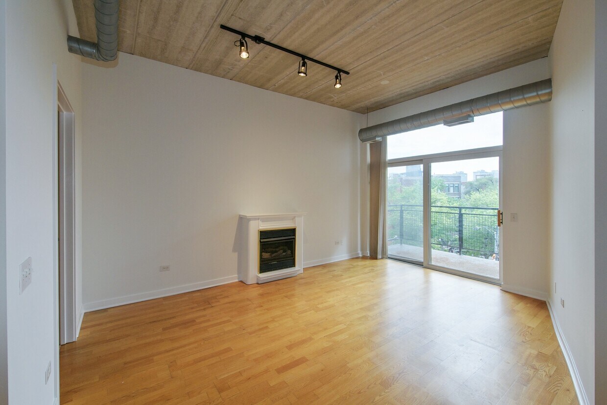Foto principal - 3260 N Clark St