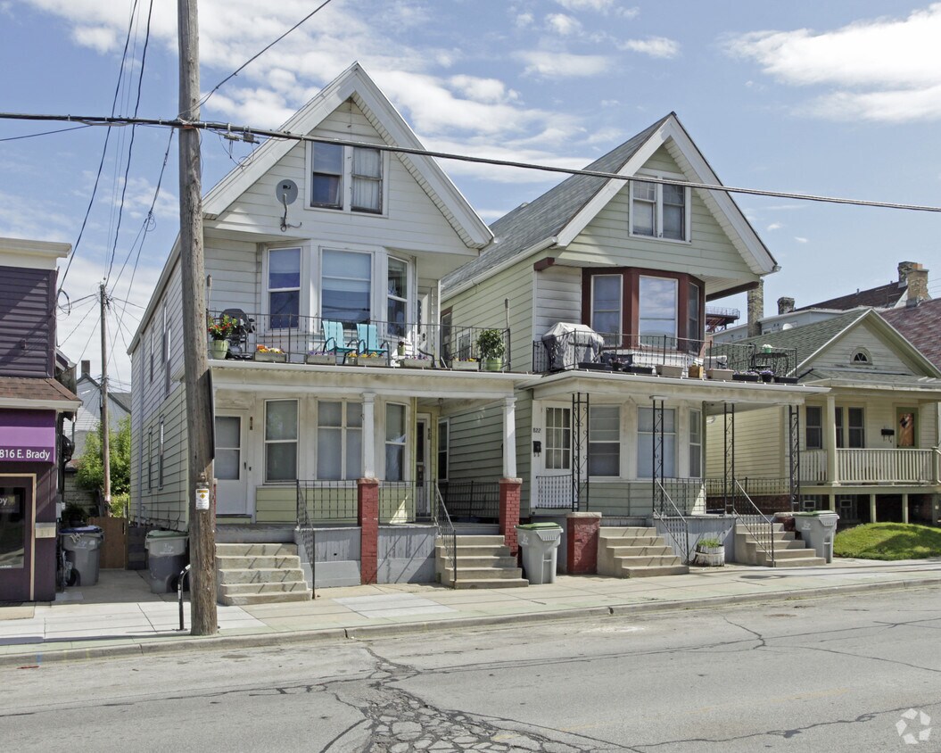 Building Photo - 818-824 E Brady St