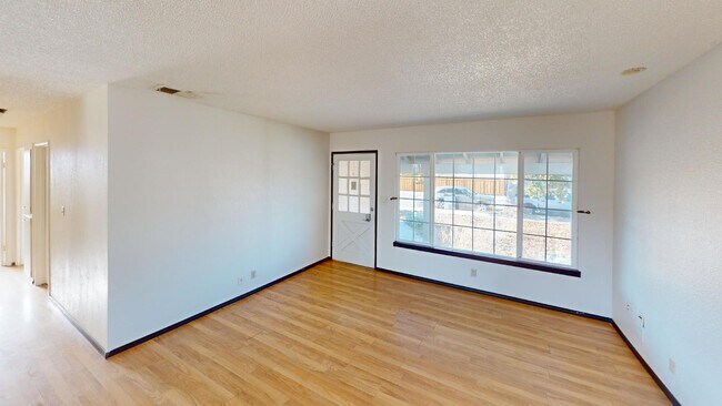 Building Photo - 4728 Nelson St