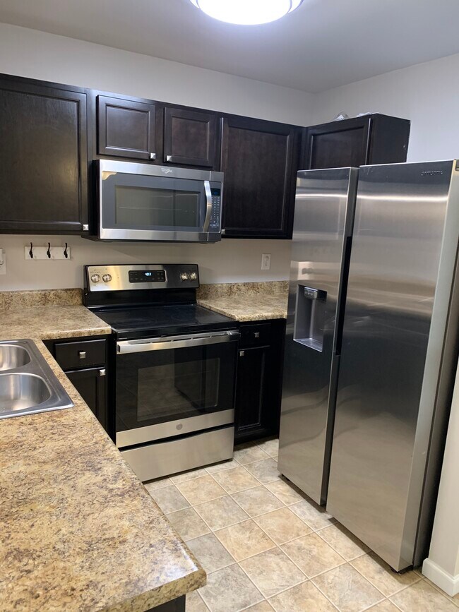 Building Photo - 457 Wild Oak Dr