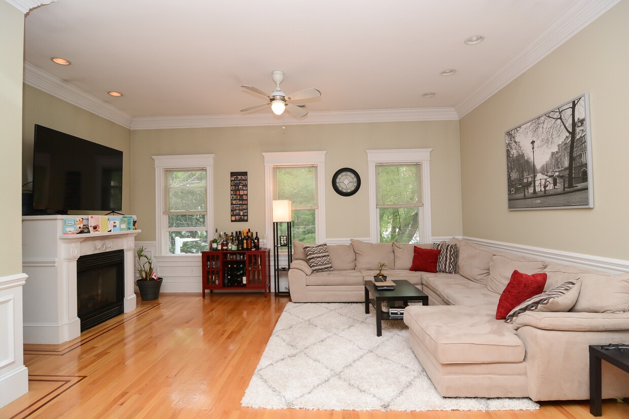 Photo - 193 W 8th St (Boston, MA)