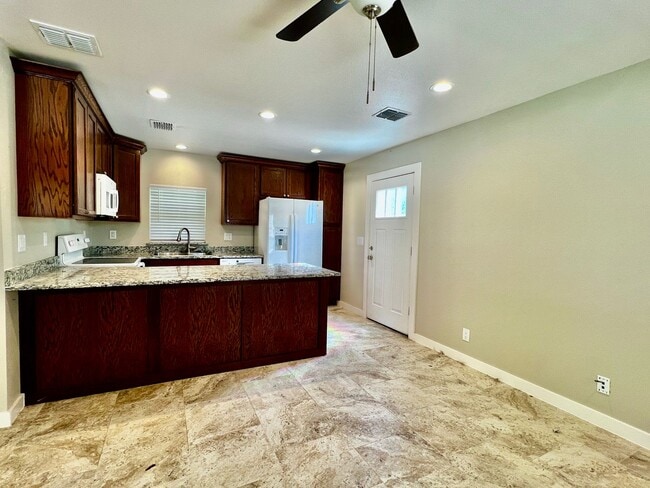 Building Photo - Riverside Bungalow