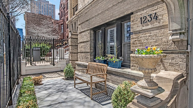 Building Photo - 1234 N Dearborn Pkwy