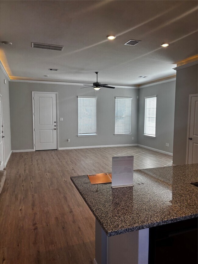 Building Photo - 2517 Sunset Ln