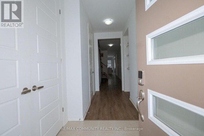 Building Photo - 3094 Sideline 16