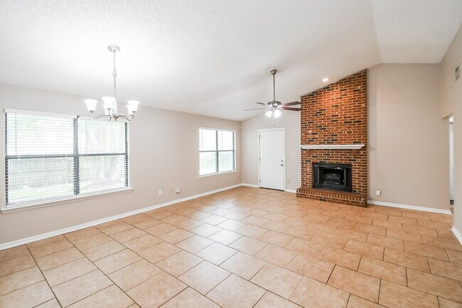 Foto del edificio - 8618 Collins Ridge Blvd S
