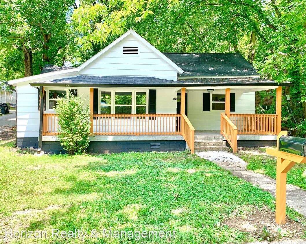 Foto principal - 3 br, 1 bath House - 421 Poston St