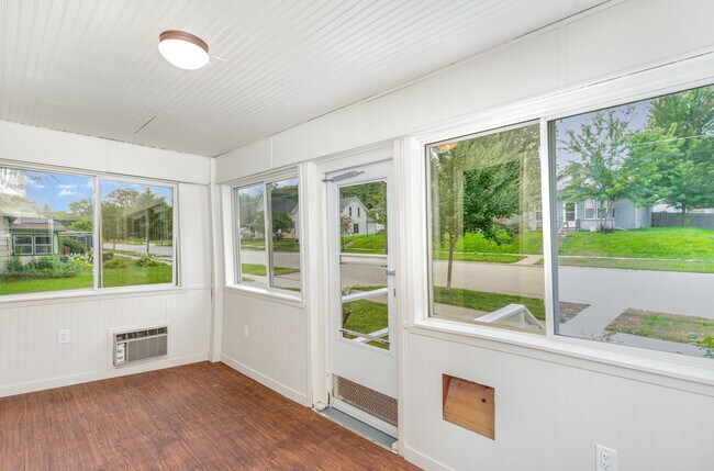 Foto del edificio - 1405 S Park St