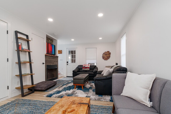 Building Photo - 10904 NY-73 Scenic