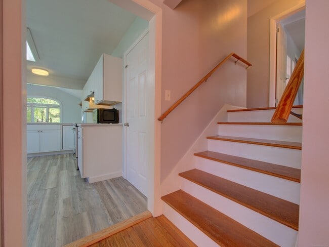 Building Photo - 24 Larchmont Terrace