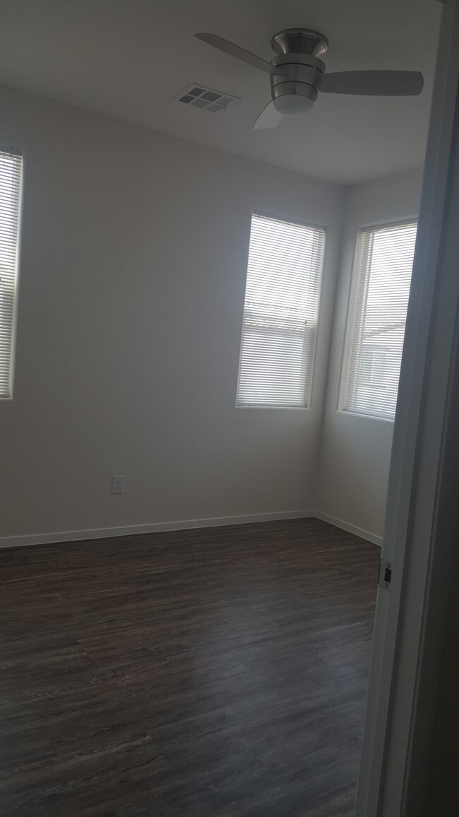 Foto del edificio - 1566 Tilman Ln