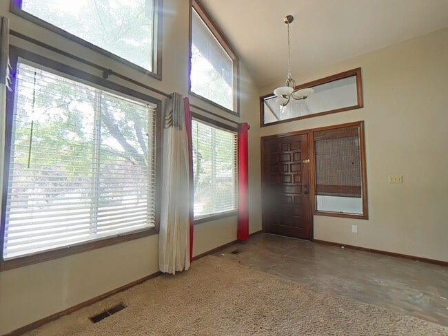 Building Photo - 3 Bedroom House ~ North Corvallis