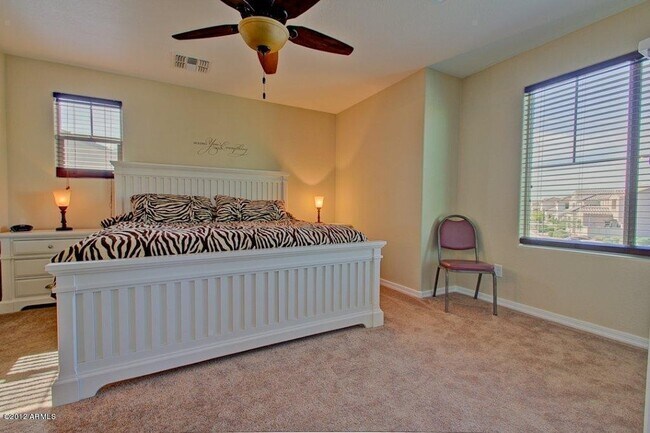 Foto del edificio - Charming 3 bed home with POOL in Gated community!! with 2 car garage !!