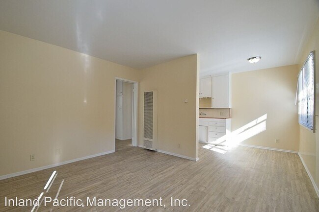 Foto del edificio - 2415 Grant Ave