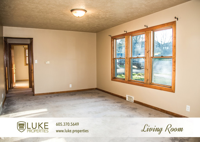 Building Photo - 4 bedroom rental home in Sioux Falls!