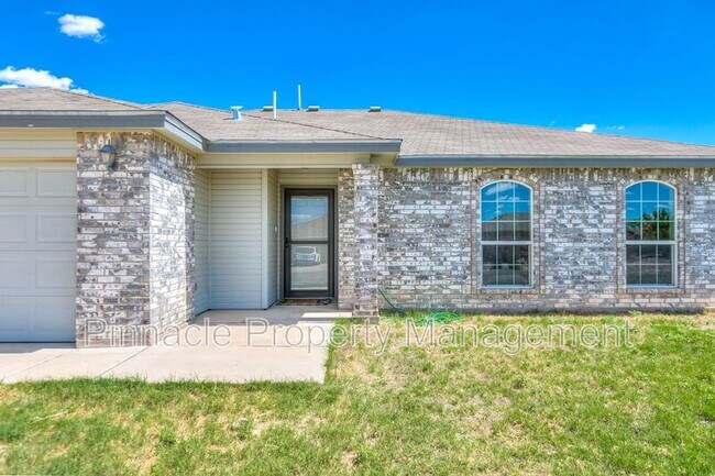 Foto del edificio - 1222 Elmo Ln