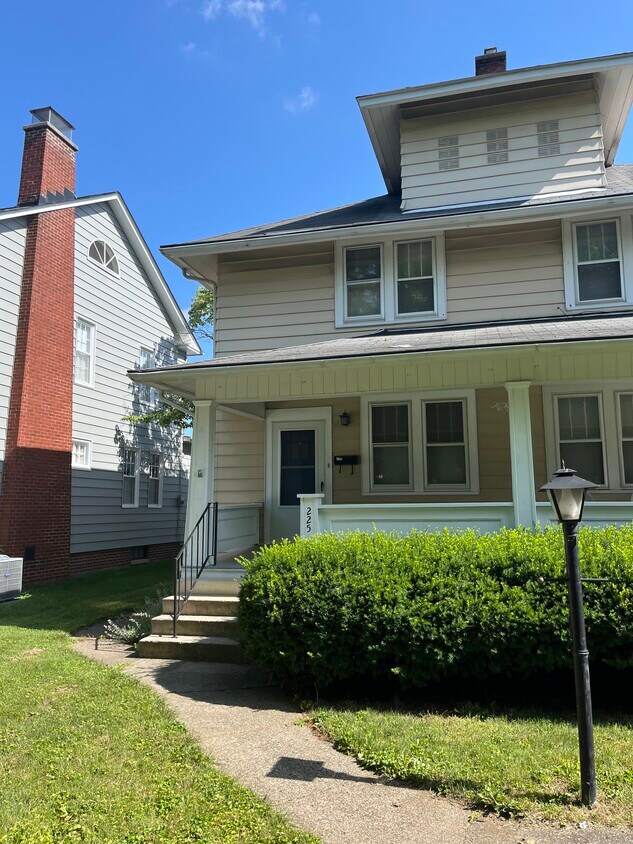 225 East Allen Street - 225 E Allen St