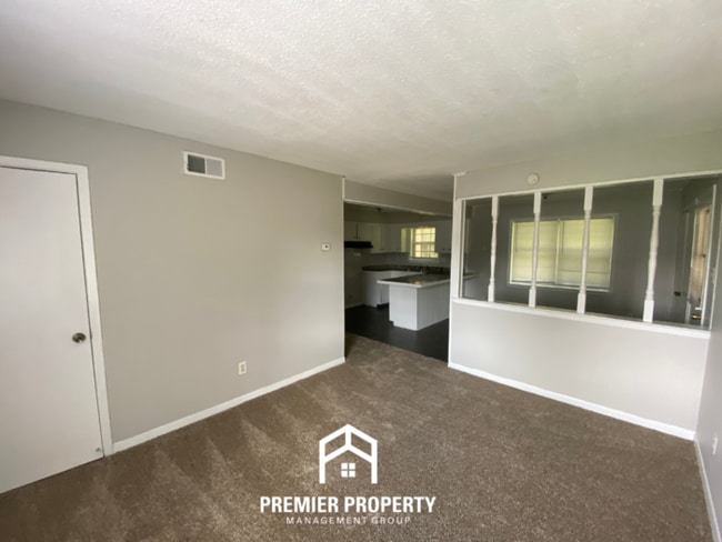 Building Photo - 30 Lydgate Ave