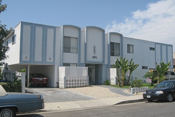 Foto principal - 1975 S Corning St