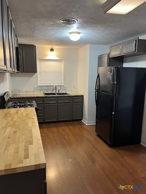 Foto del edificio - 208 E Voelter Ave