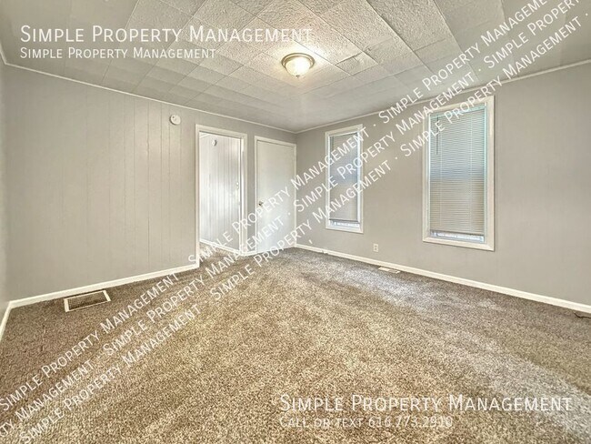 Building Photo - Convenient 1 Bedroom 1 Bathroom On NW Side...