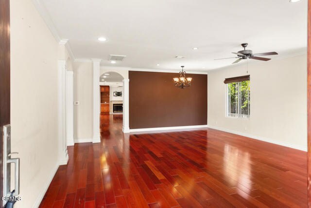 Foto del edificio - 4841 Crown Ave