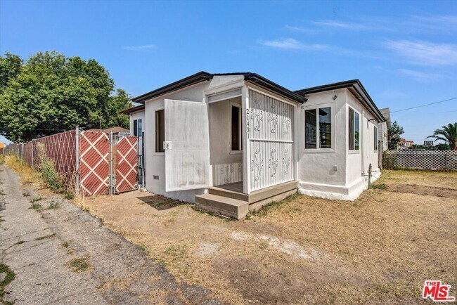 Foto del edificio - 21431 Moneta Ave