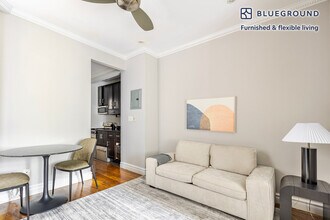 Building Photo - 250 Mott St