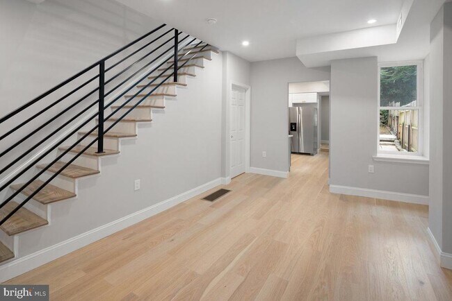 Foto del edificio - 4129 Terrace St