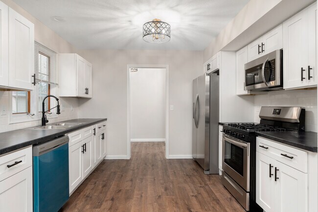 Foto del edificio - 10310 Lindwood Ct