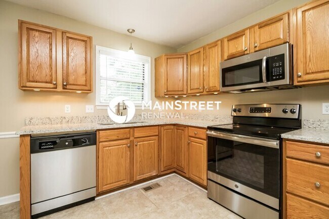 Building Photo - 3 Bedroom Pet-Friendly Home in La Vergne, TN with Main Street Renewal