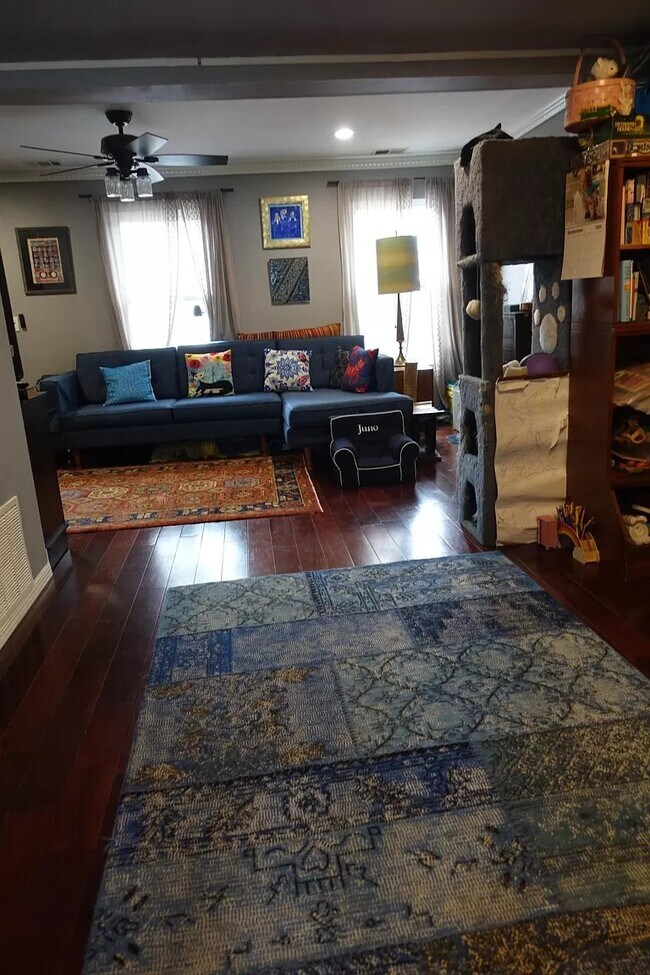 Living/Dining Room - 346 1st St