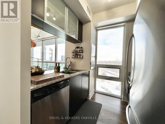 Building Photo - 16 Brookers Ln