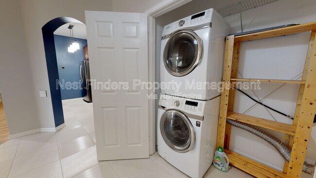 Foto del edificio - 7990 Baymeadows Rd E