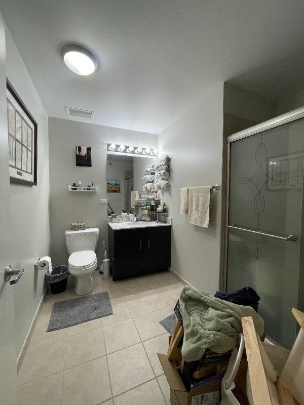 Foto del edificio - 235 W Van Buren St