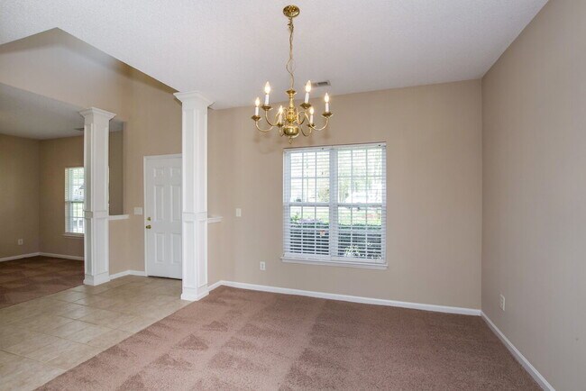 Foto del edificio - 326 McGinn Grove Dr