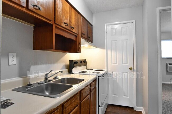 Foto del edificio - 5301 Milner Rd
